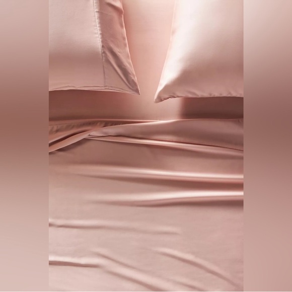 Anthropologie Other - Anthropologie Sijo AiryWeight Eucalyptus Sheet Set
Peach Blush Queen New
